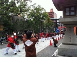 深川よさこい祭り富岡八幡宮 2.jpg