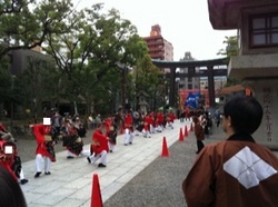 深川よさこい祭り富岡八幡宮1.jpg